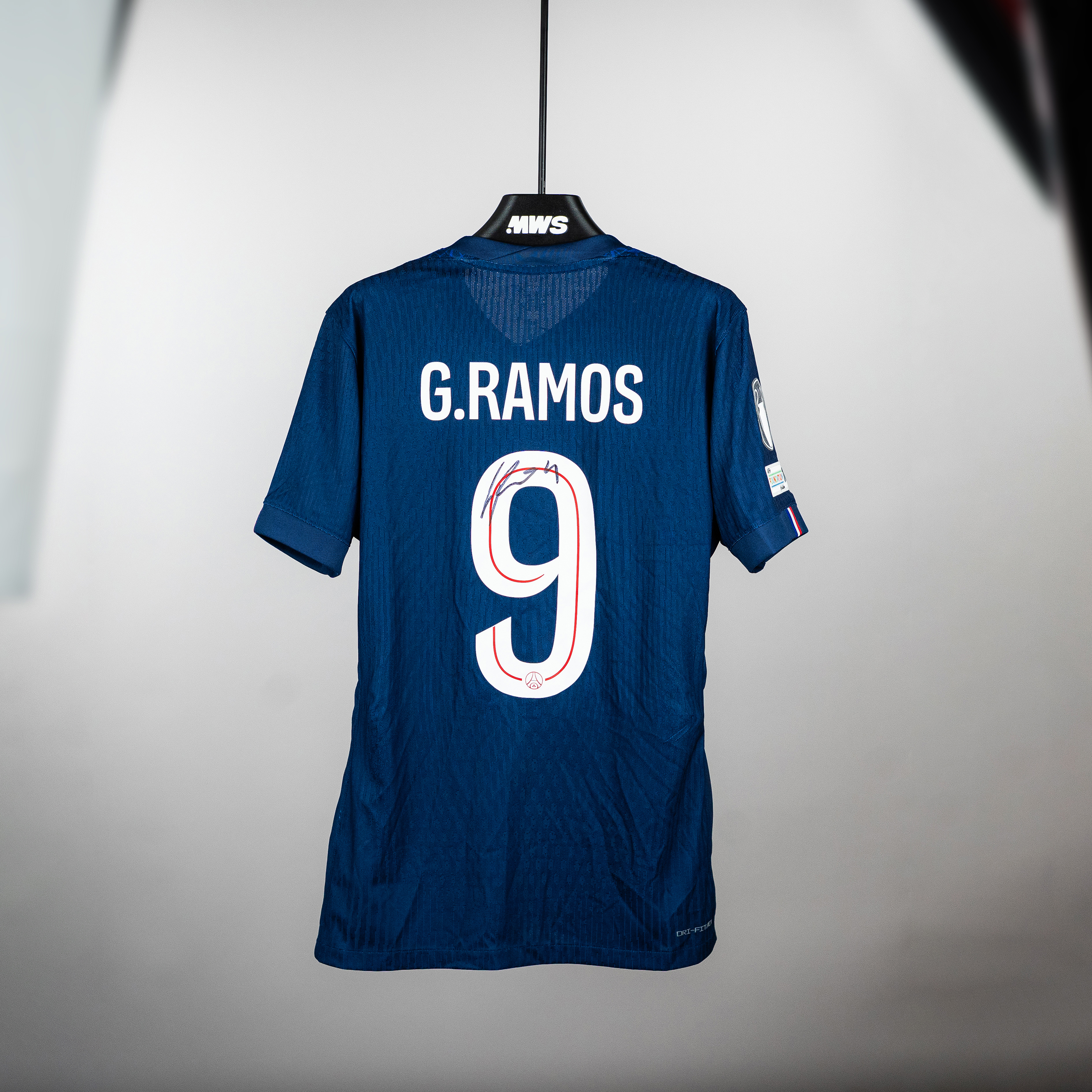 パリ・サンジェルマンのシャツ 2025/26 | MatchWornShirt
